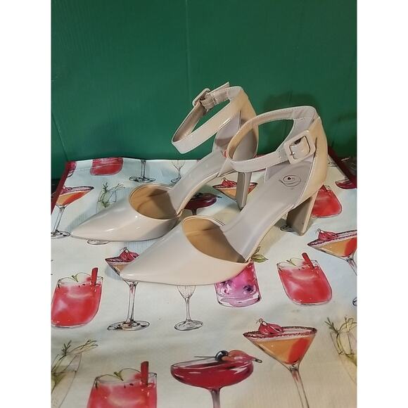 Strappy Pointed Toe Heels Size 11 Tan NEW - Picture 6 of 6